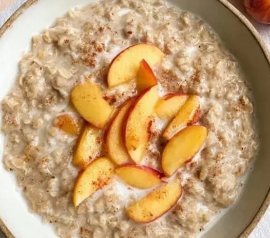 Healthy Peaches and Cream Oatmeal: Vegan, Creamy & Delicious